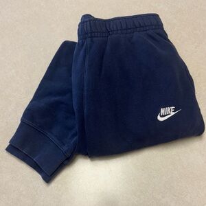 Nike Jogger Sweatpants – Boys Youth Medium (Navy Blue)